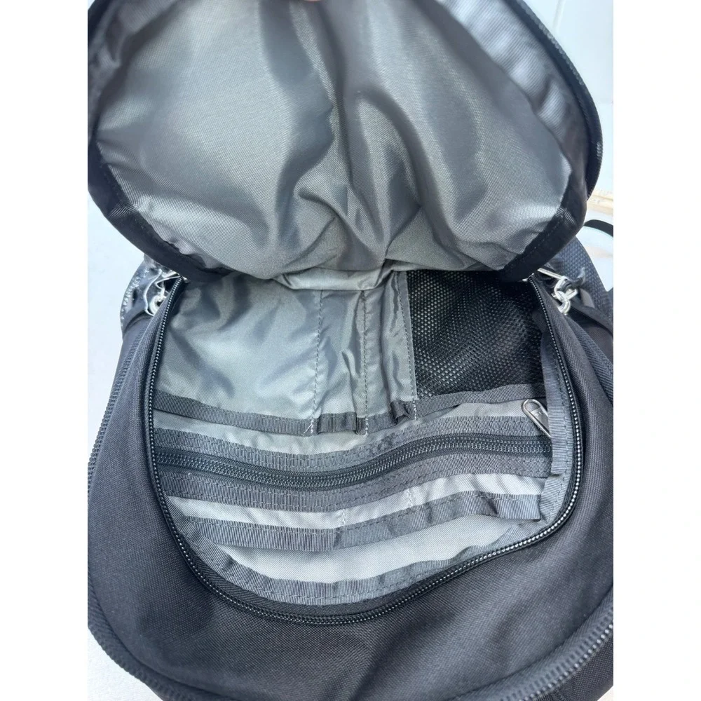 The North Face Jester Backpack Green Black Laptop Sleeve School Travel New NWT